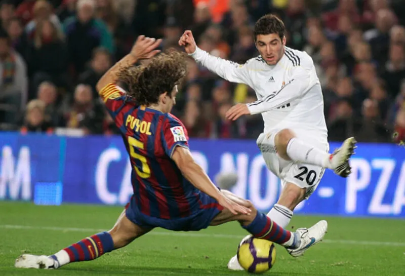 Phong cách thi đấu của Carles Puyol và vai trò trên sân